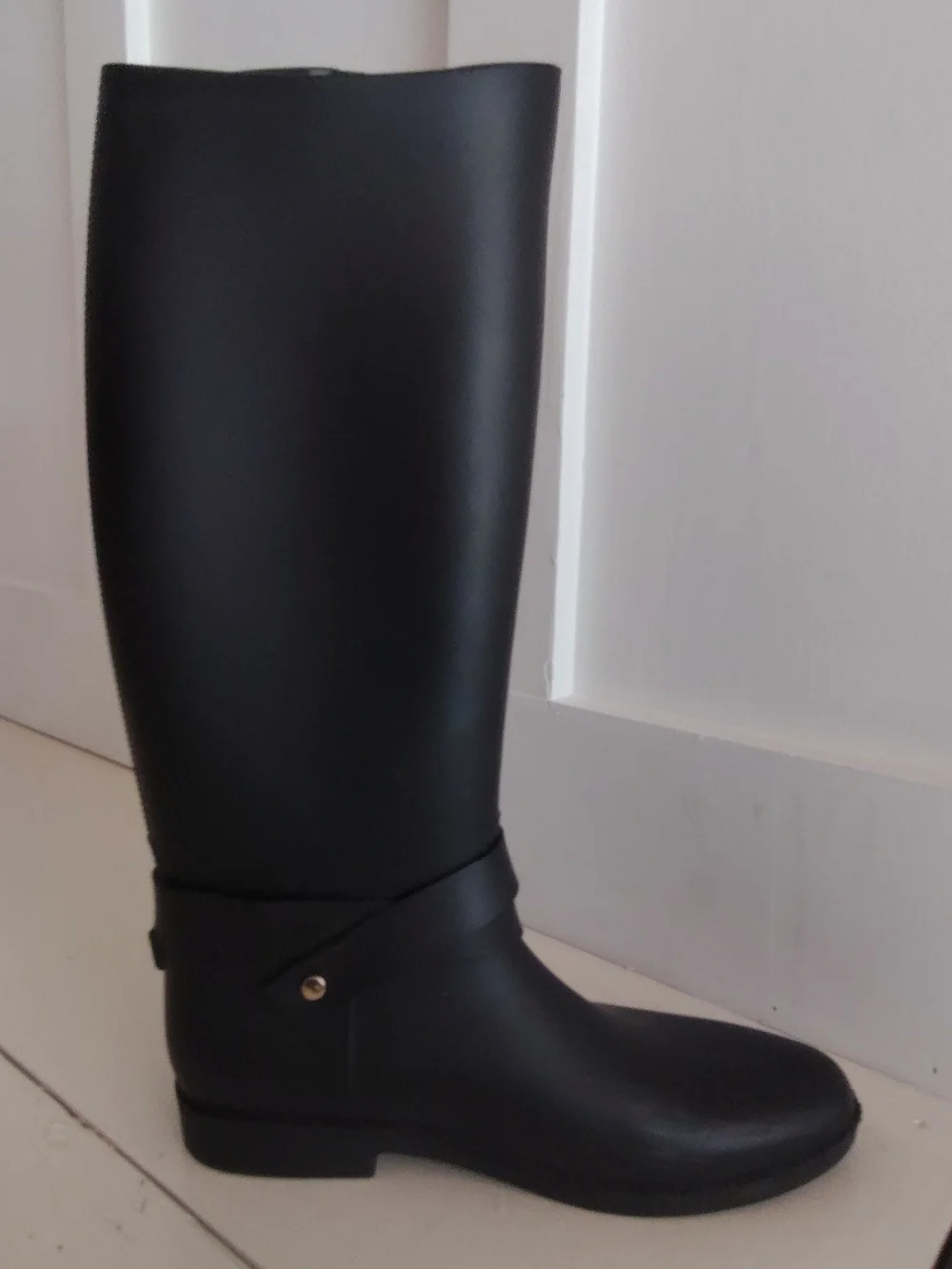 Dirty Laundry Women's Black Rubber Rain Boots with Gold Hardware | Sz 10